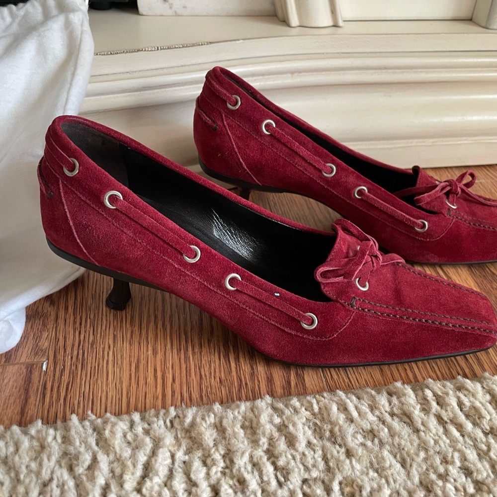 🎉 3x HOST PICK 🎉Prada Burgundy Suede Pumps